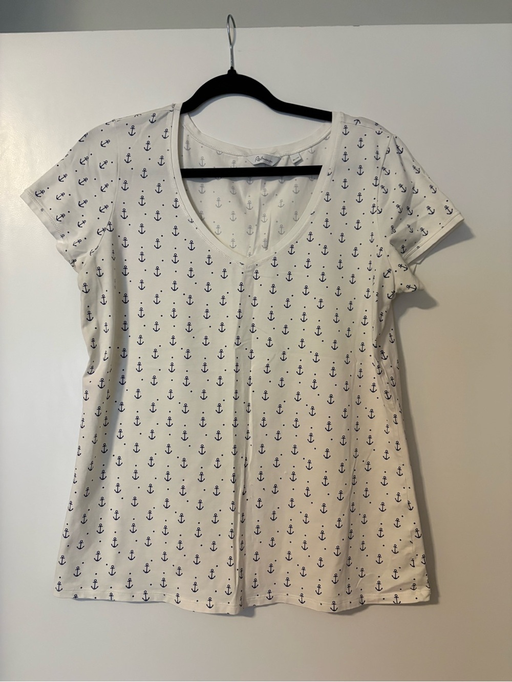 NWOT Reitmans White V-Neck Short Sleeve Top with Navy Anchor Print